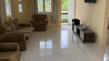 House, 2 Bedrooms, Accessible, Smoking | Living area