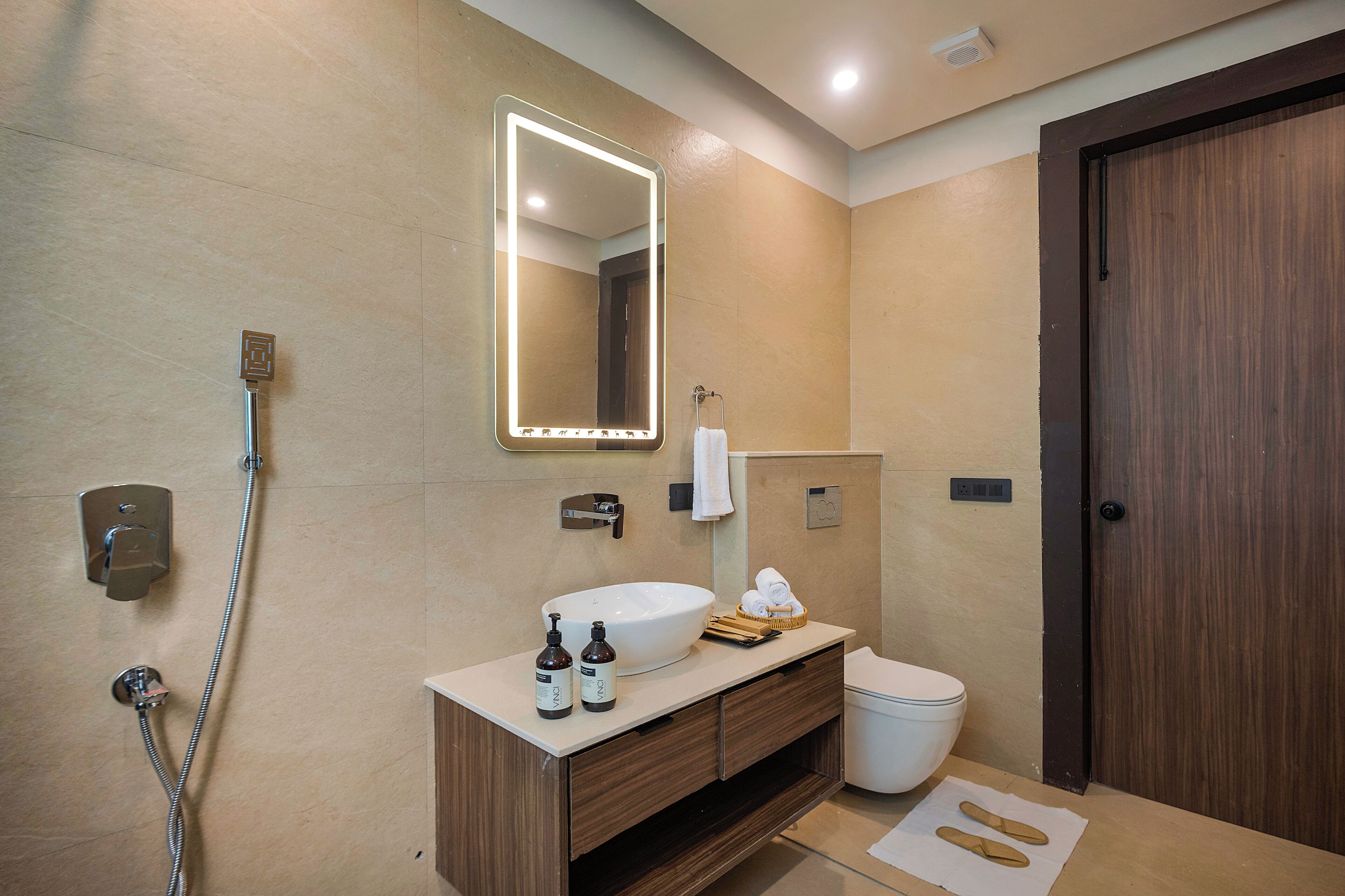 Luxury Suite | Bathroom