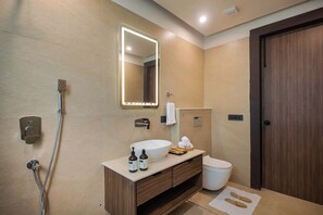 Luxury Suite | Bathroom