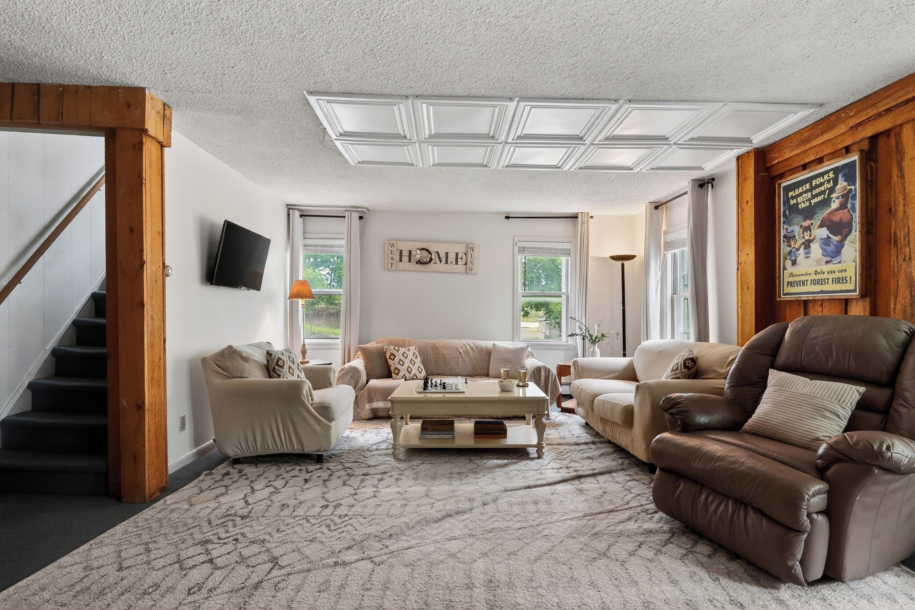 Sleeps 20 | Historic Catskills Lodge  Firepit + Near Skiing | The Klondike - Tannersville, NY