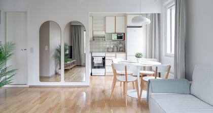 Stylish 1BR Apt with Sauna & Balcony
