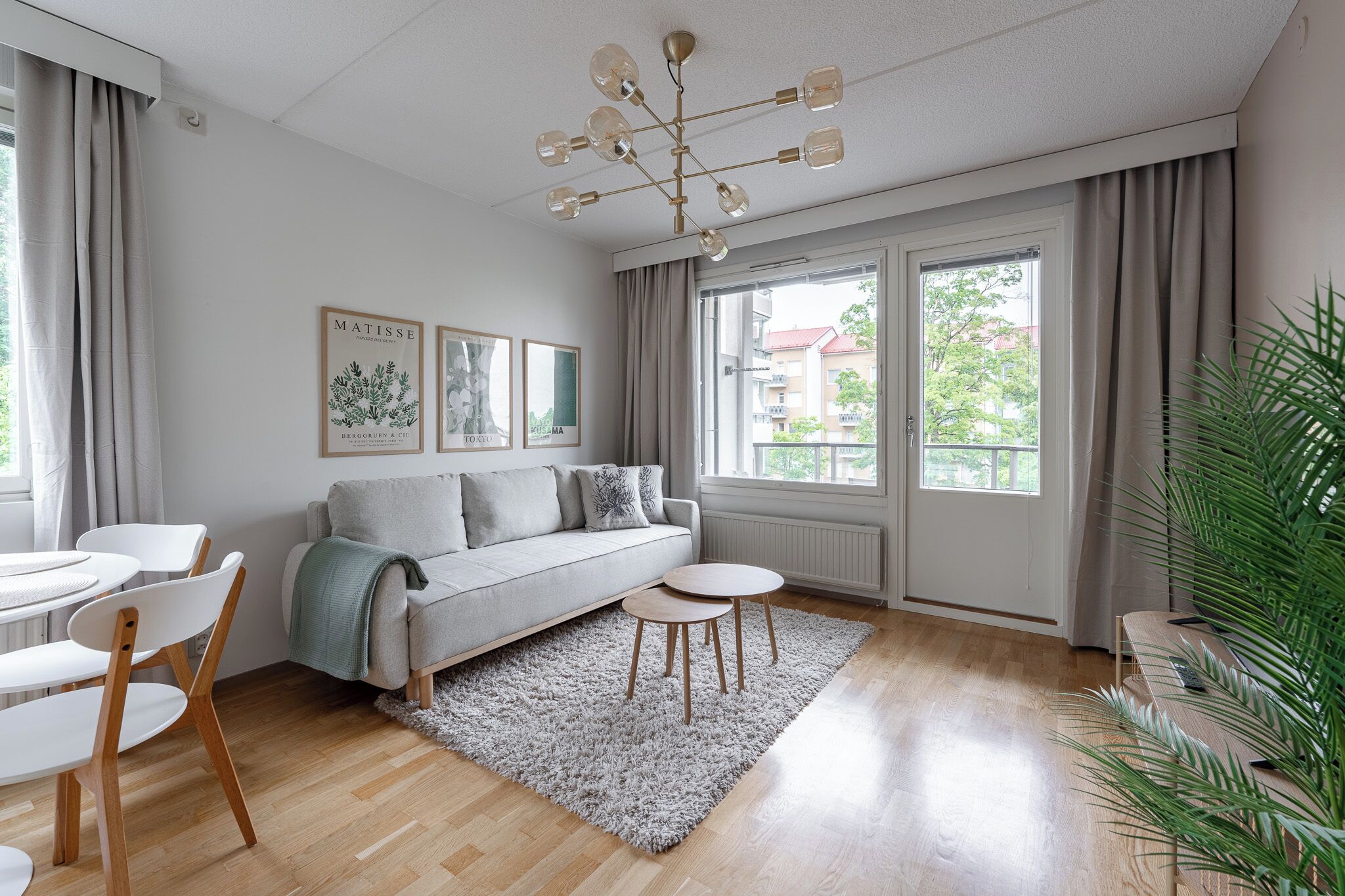 Apartamento conforto, 1 quarto, sacada, vista para o pátio | Área de estar