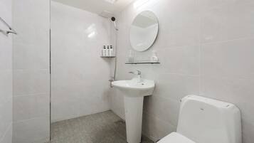 Basic-Zimmer, 1 Schlafzimmer (Suite 3) | 1 Schlafzimmer, kostenloses WLAN
