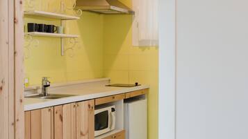 Basic Room, 1 Bedroom (Deluxe3) | 1 bedroom, free WiFi