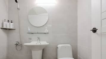 Basic Room, 1 Bedroom (Deluxe 4) | 1 bedroom, free WiFi