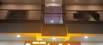 HOTEL DAMODAR PALACE