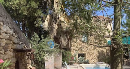 Charming old stone farmhouse between sea and lake mountains