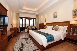 Deluxe Double or Twin Room, Balcony, Mountain View | Desk, laptop workspace, free WiFi