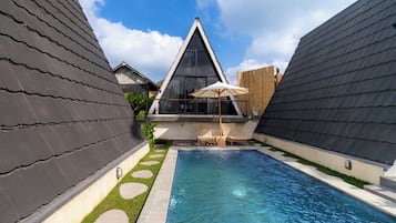 Kolam renang outdoor