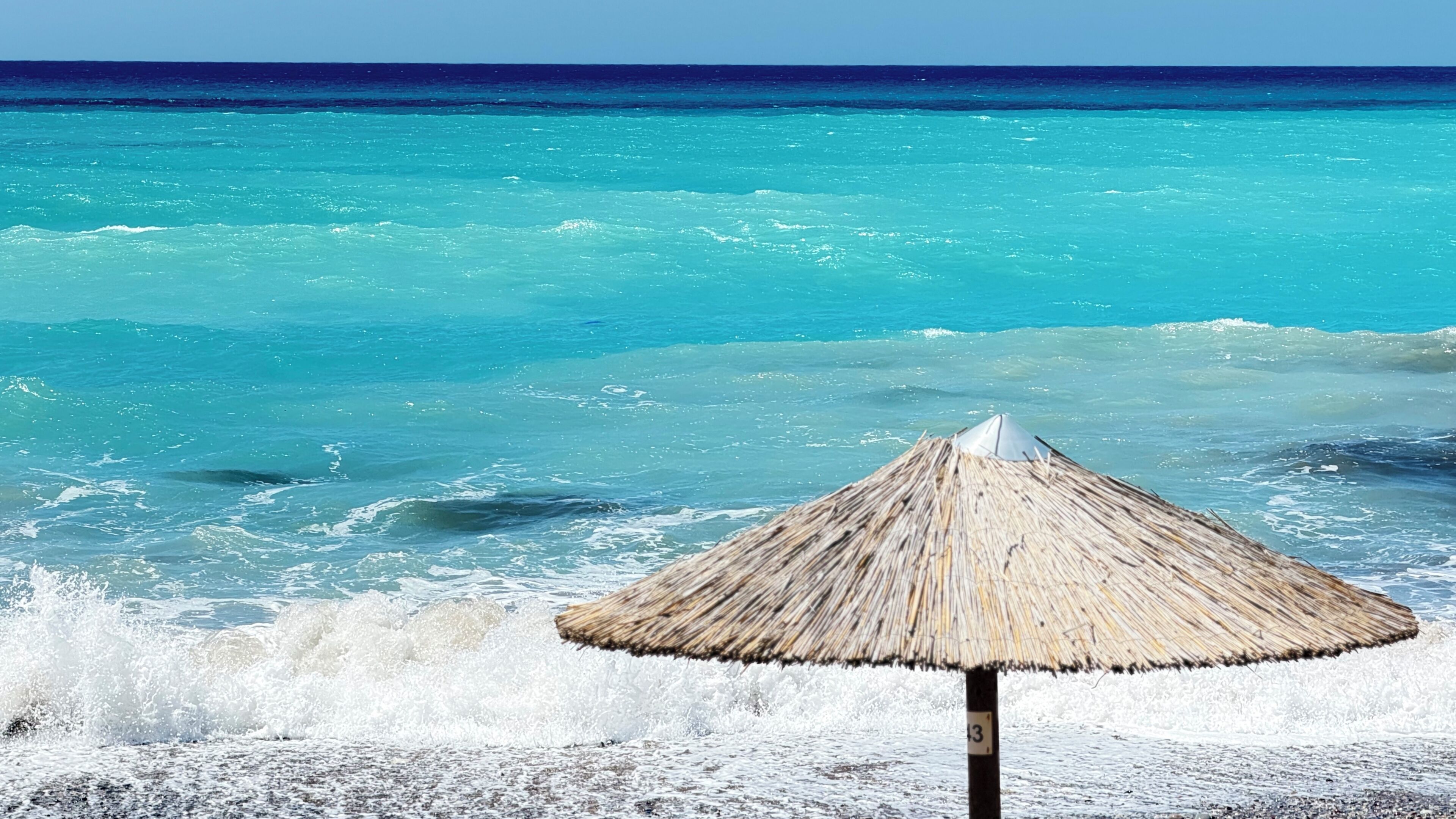 Beach nearby, sun loungers, beach towels