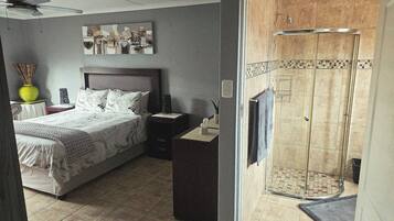 Iron/ironing board, internet, bed sheets