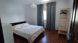 Room - Vrbo Property (Arcozelo)