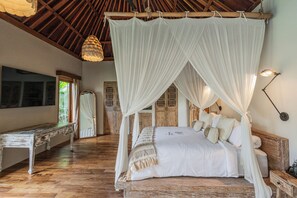 Deluxe Villa, 2 Bedrooms, Private Pool, Pool View | In-room safe, desk, free WiFi, bed sheets - Villa Chempaka Chill by Alfred in Bali (Canggu)