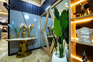 Deluxe-Zimmer, Balkon, Stadtblick | Innenbereich