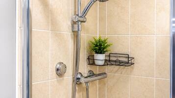 Shower, towels