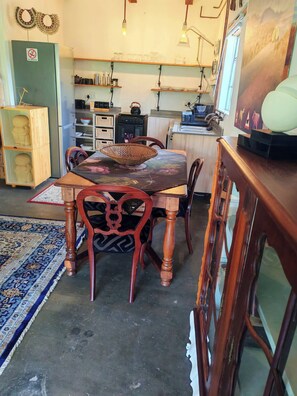 Dining - The Gallery Farm Retreat - Luxury Karoo Escape (Laingsburg)
