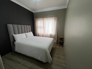 Room - Spacious Apartment Near Gautrain, Gallagher & MOA (Midrand)