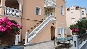Exterior - Family 2BR Apartment with Parking, Near Beach and Center (Vodice)