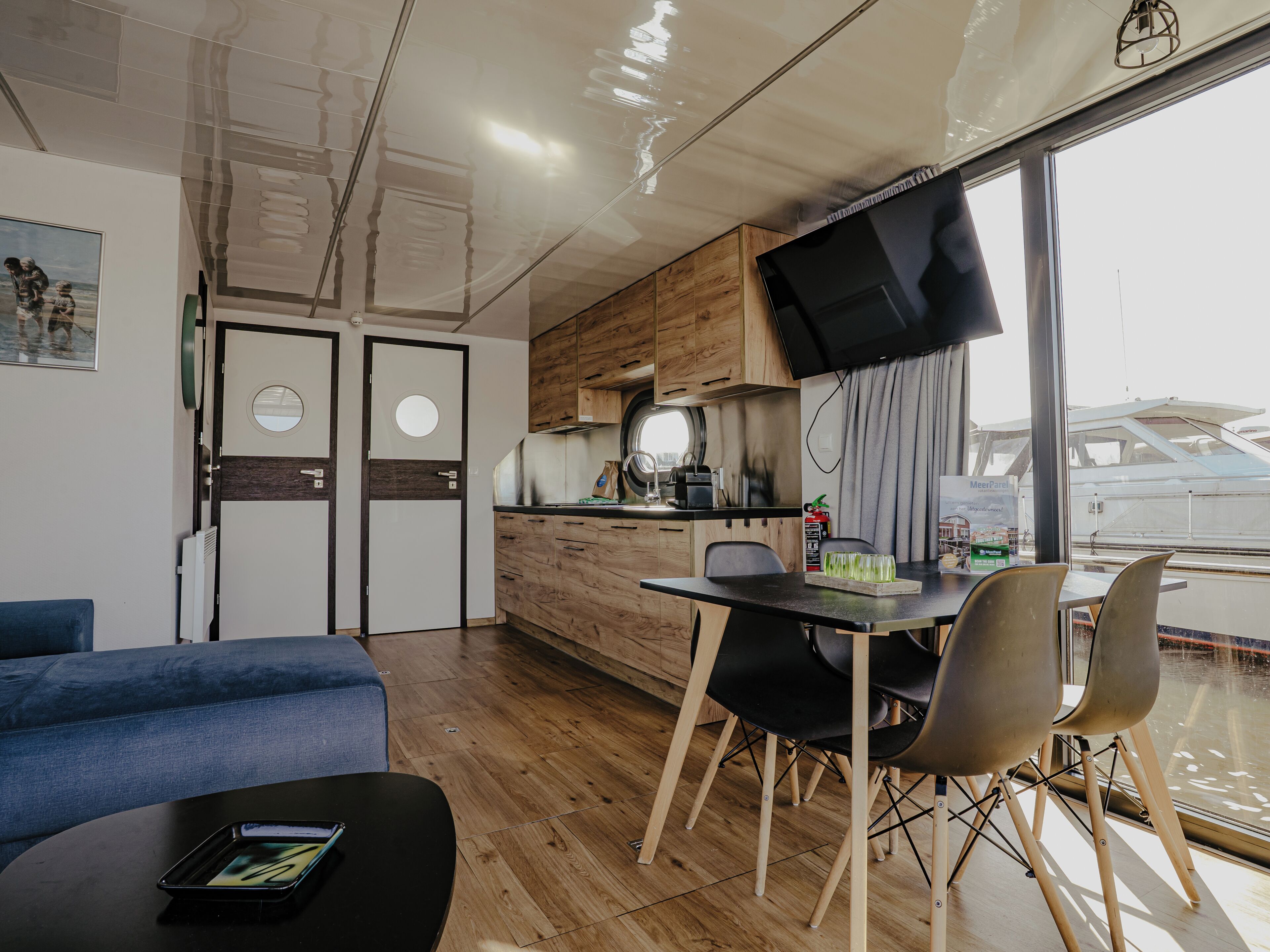 Luxe Houseboat Met Panoramisch Dakterras In Uitgeest, Direct Aan Het Uitgeestermeer. Vlak Bij Amsterdam, Ideaal Voor 4 Personen. - Castricum