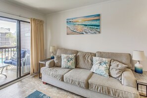 TV - Walk to Beach/ Main St <br>Family Escape w/ Balcony! (North Myrtle Beach)