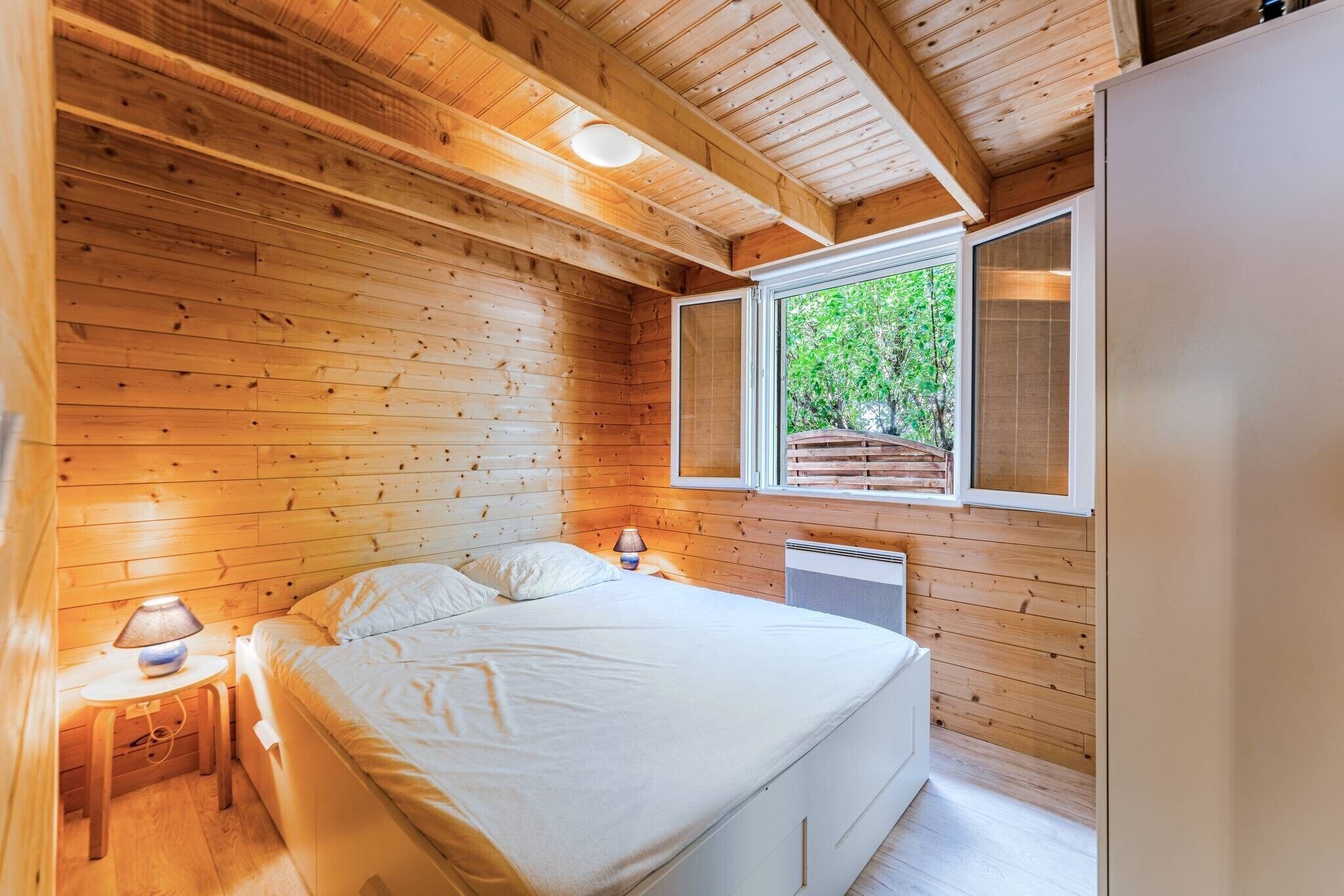 2 bedrooms