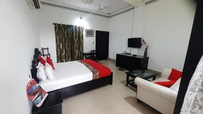 Chambre Double Deluxe, vue ville | Bureau, Wi-Fi gratuit