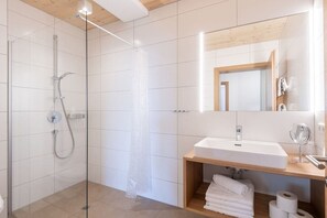 Een douche, een haardroger