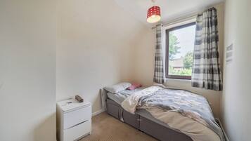 2 bedrooms, free WiFi, bed sheets