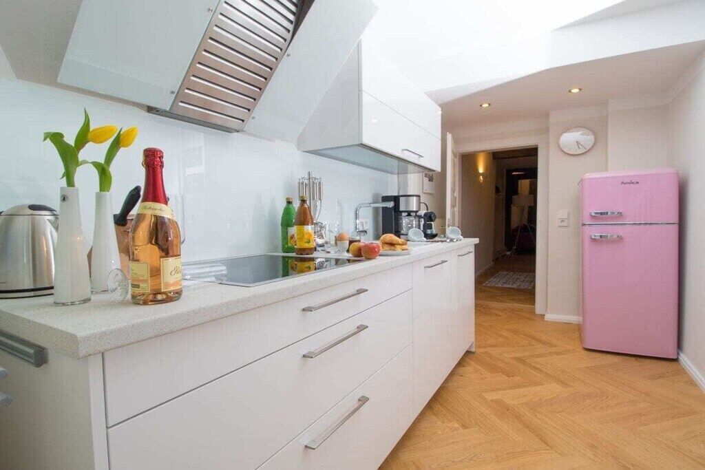 Kühlschrank, Ofen, Herdplatte, Geschirrspüler