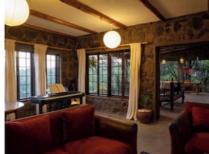 Interior - Oloile - Home By The Park (Nairobi)