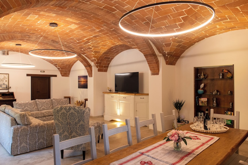 Villa With Pool And Garden On Lake Trasimeno - Ombrie