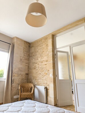 WiFi, bed sheets - Vrbo Property (Mathieu)