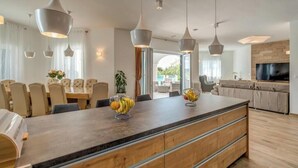Dining - Villa Ivelja (Kanica)
