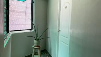Twin Room, City View | Interior