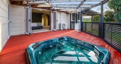 Pokeno Country Retreat | Spa, BBQ and Rural Views