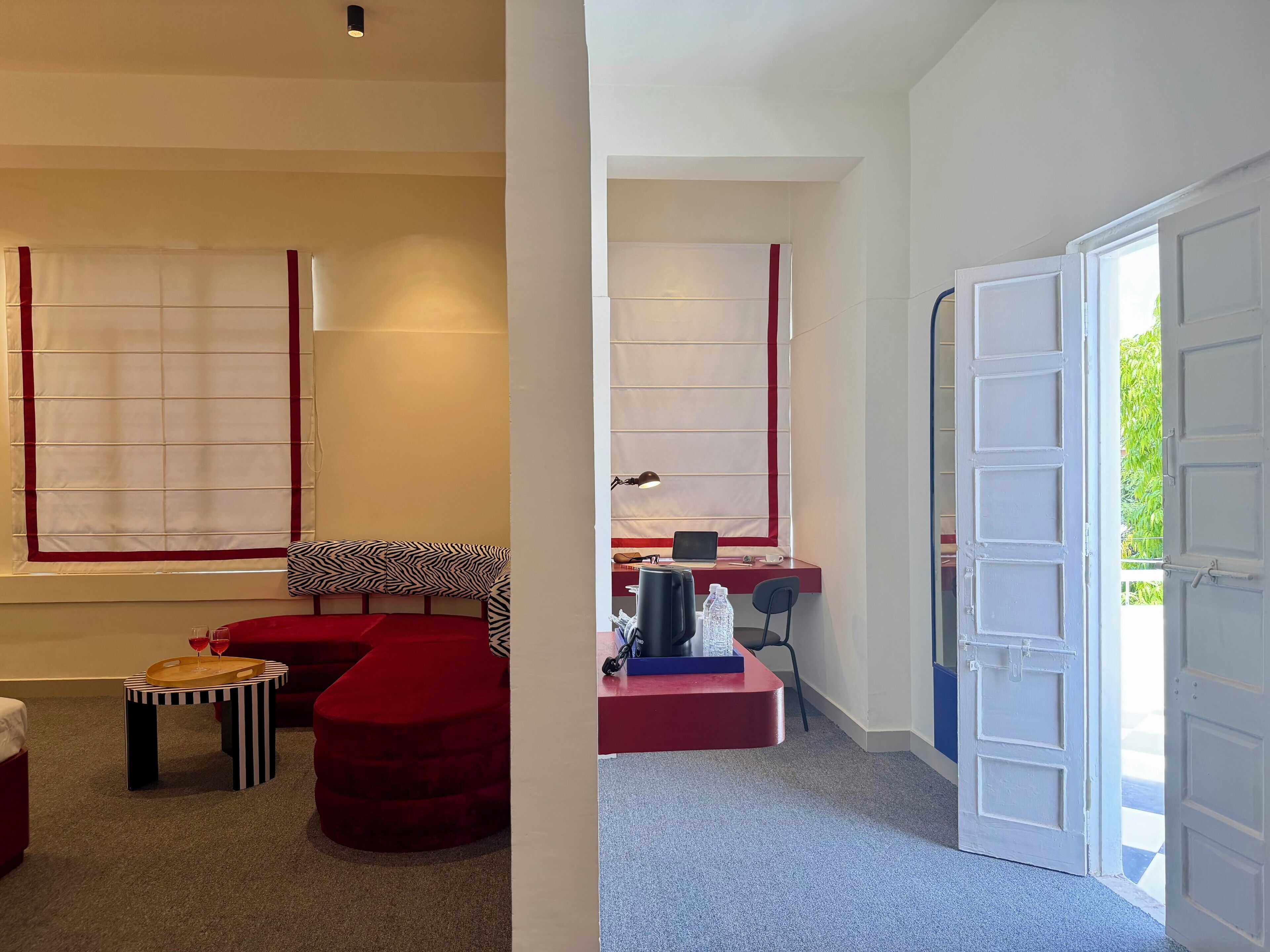 Suite, Courtyard View | Individually decorated, individually furnished, desk, laptop workspace