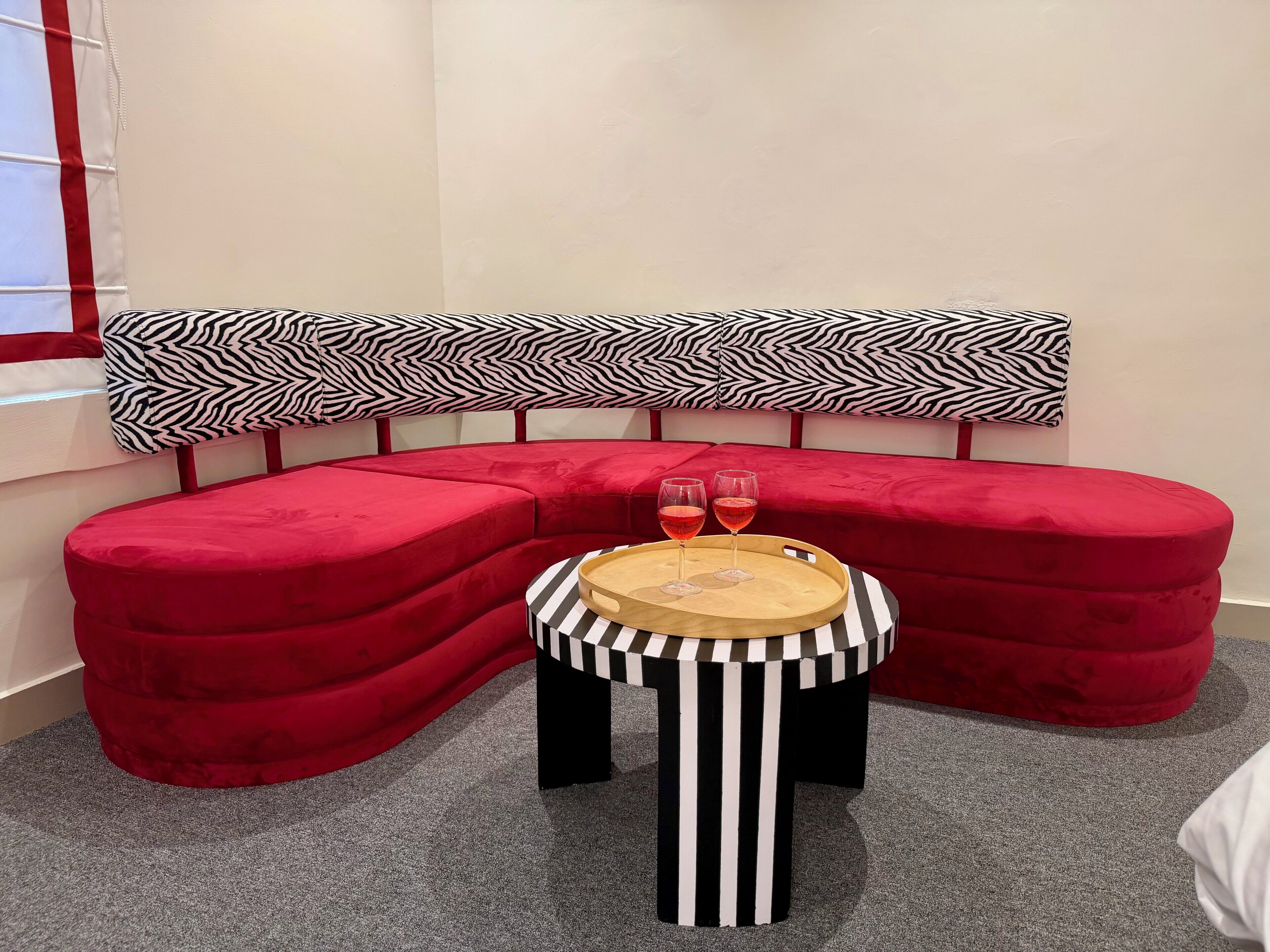 Suite, Courtyard View | Individually decorated, individually furnished, desk, laptop workspace