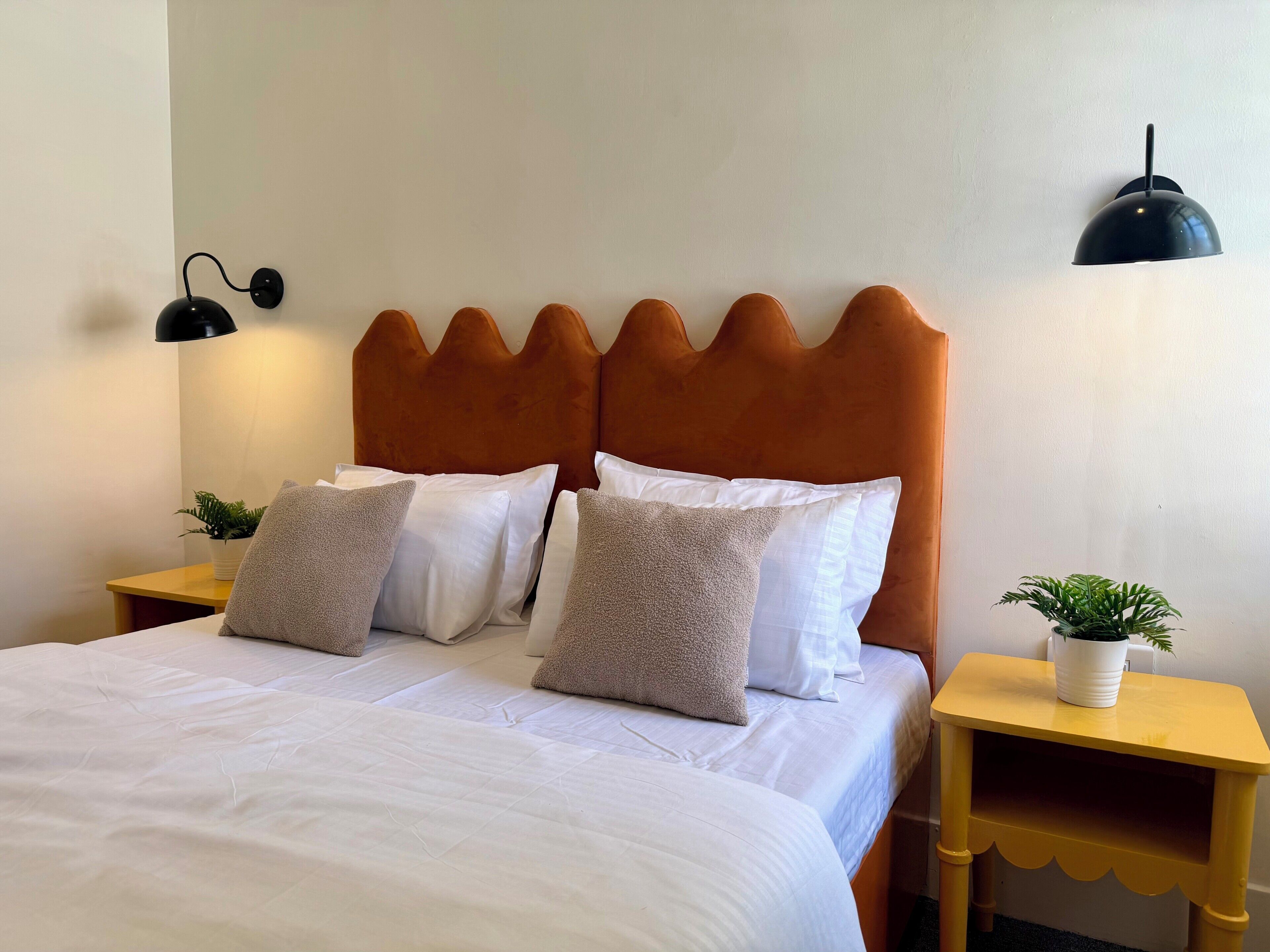 Comfort Room | Desk, laptop workspace, iron/ironing board, free WiFi