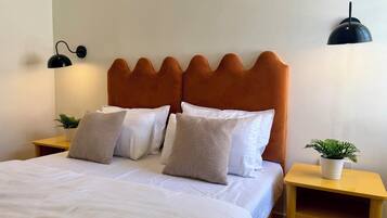 Comfort Room | Desk, laptop workspace, iron/ironing board, free WiFi