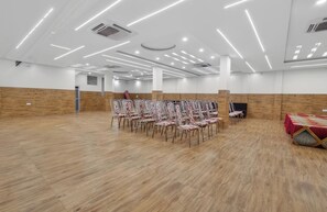 Meeting facility - Welcoming 9-bedroom hotel with AC in vibrant Faizabad (Faizabad)