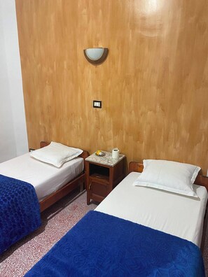 Comfort Quadruple Room, Balcony, Garden View | Laptop workspace, free WiFi - Ritza Hotel (Tunis République)