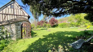 Property grounds - Vrbo Property (Giverny)