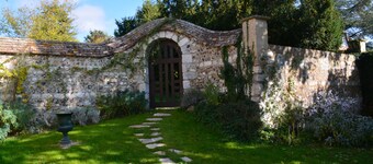 Le Clos des grands jardins, a renovated historic house in the heart of Giverny