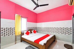 Hypo-allergenic bedding, desk, soundproofing, free WiFi - Hotel Sri Jagannath Near Sea Beach  (Puri)