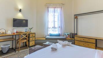 Bleue Studio with Balcony | Premium bedding, blackout drapes, WiFi (free), individually decorated