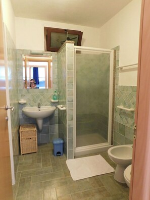 Bathroom - Vrbo Property (Orosei)