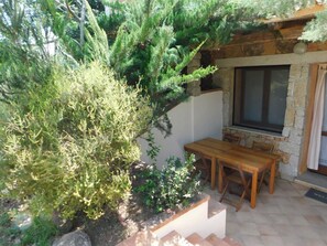 Outdoor dining - Vrbo Property (Orosei)