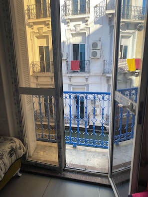 Basic Double Room, Balcony, City View | Laptop workspace, WiFi (free), bed sheets - Hôtel Agriculture (Tunis)