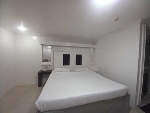 Standard Double Room | Free WiFi - Healing Hotel (Angeles City)