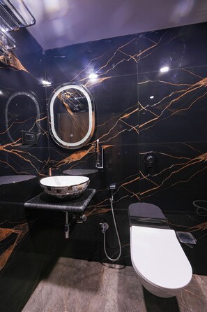 Bathroom - Hotel Prince Palace Near Mumbai Airport (Mumbai)